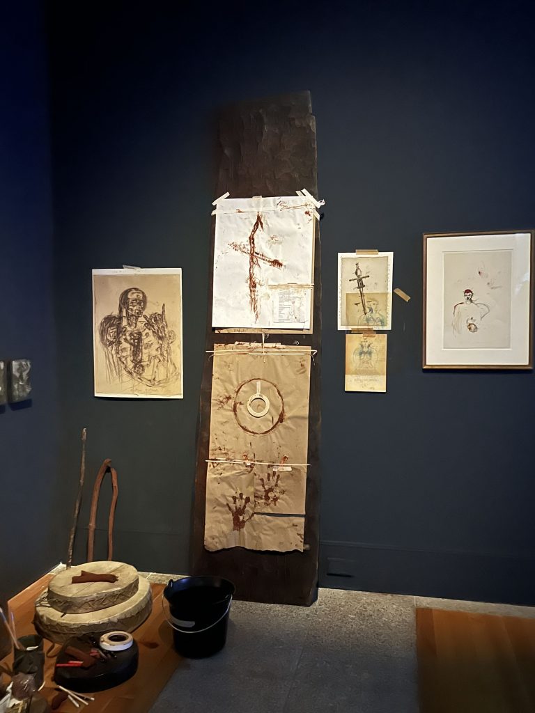 Soundwalk Collective und Patti Smith Ausstellung: Teile aus Pattis Atelier