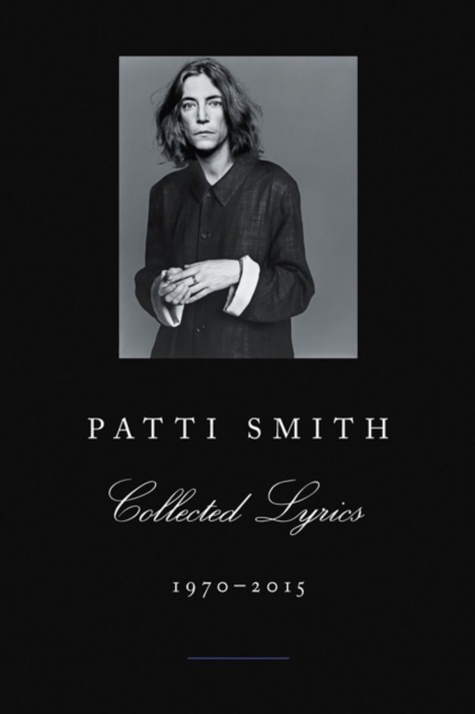 Buchcover von Patti Smith Werk Collected Lyrics (1970 - 2015), in welchem "Tarkovsky" 2015 veröffentlicht wurde.