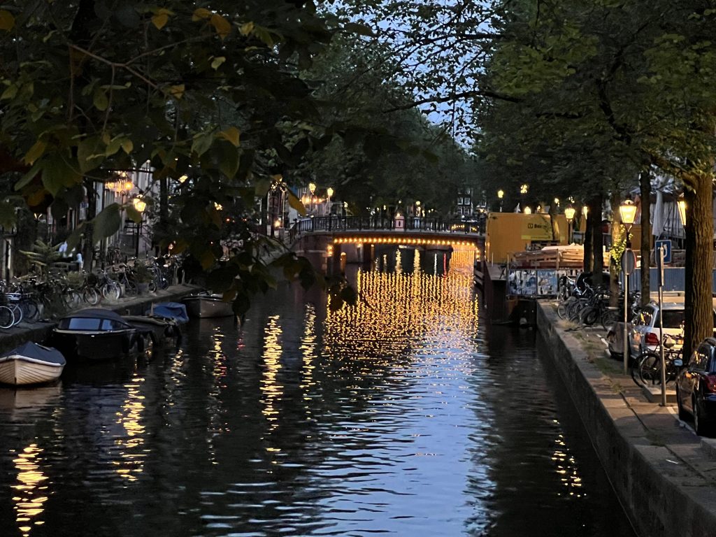 Mit Patti Smith auf Tour - wunderschönes Licht am Abend in Amsterdam 2024