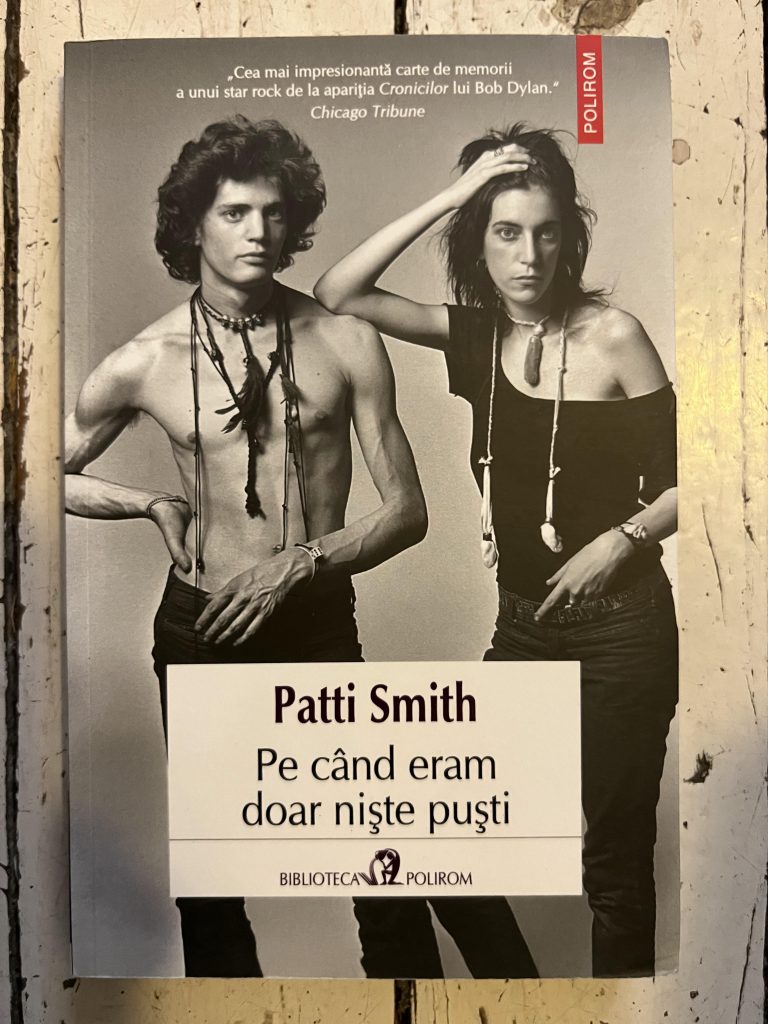 Patti Smith Buch Just Kids, Buchdeckel Vorderseite der rumänischen Ausgabe
