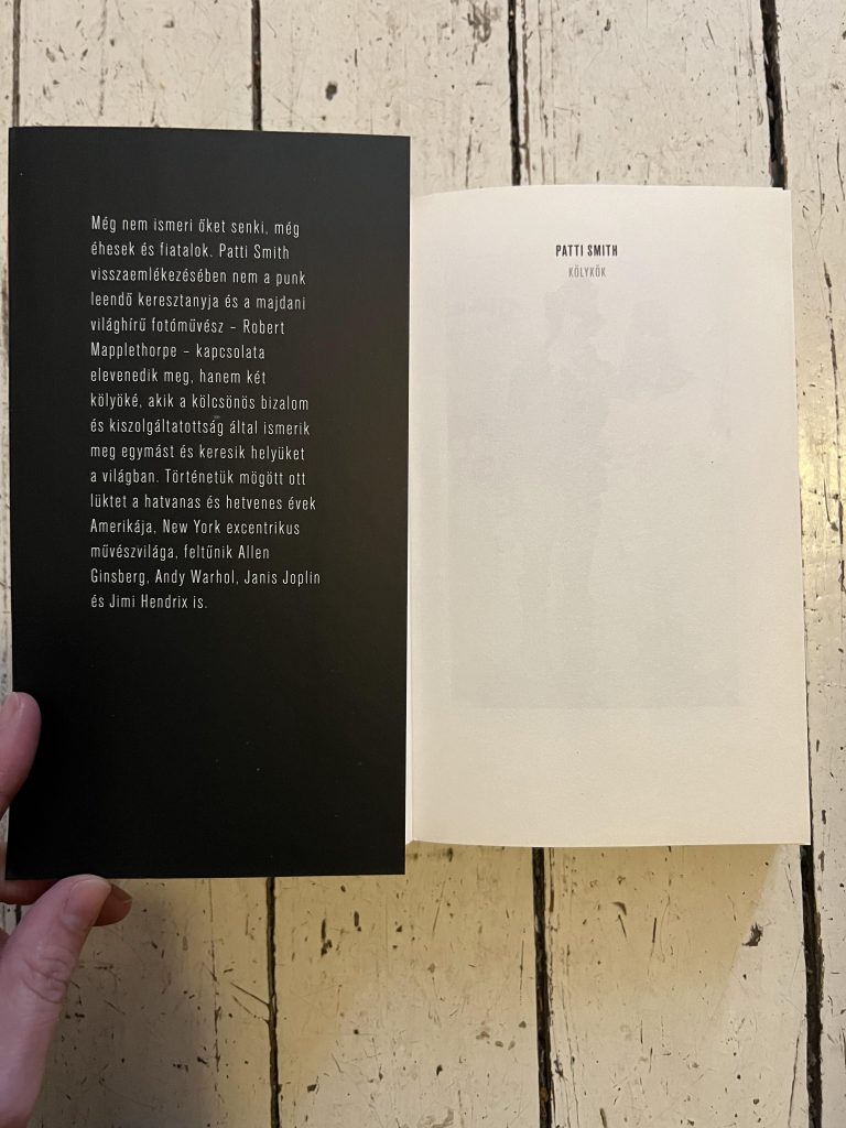 Patti Smith's Buch "JUST KIDS" französische Klappe der ungarischen Ausgabe