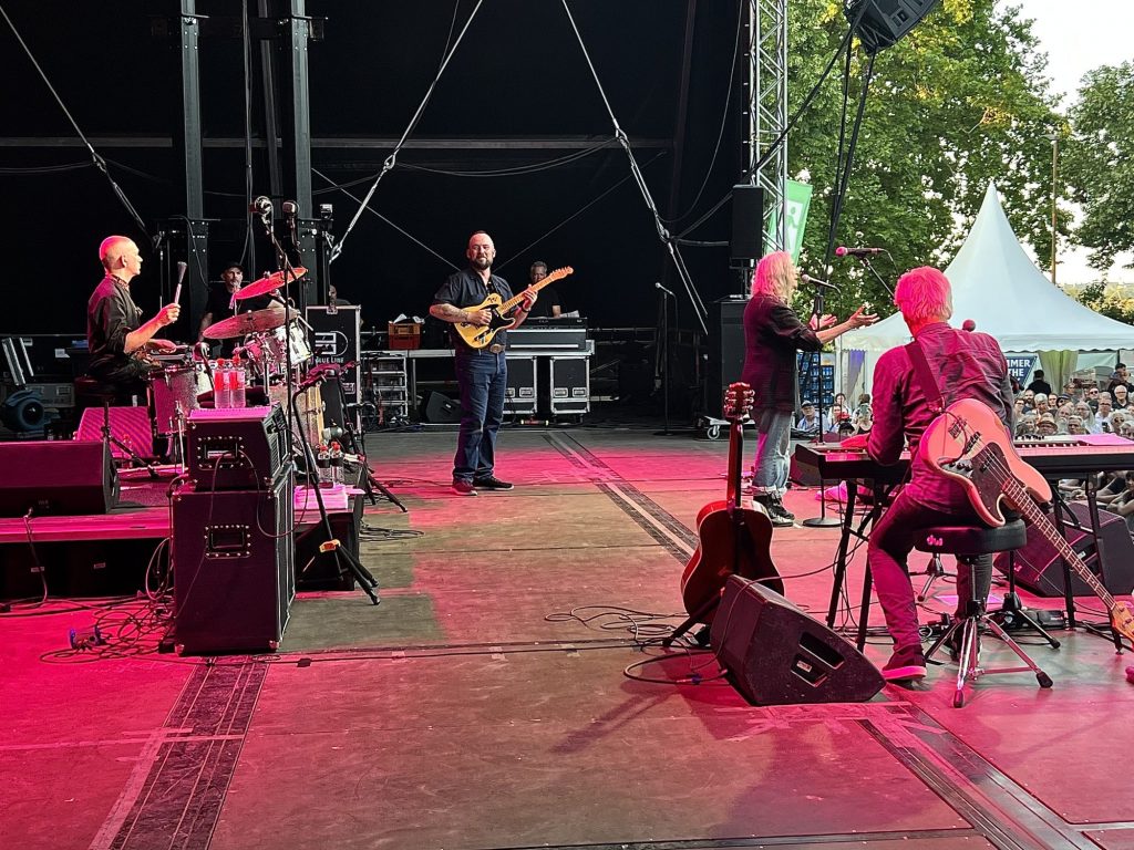 Mit Patti Smith on Europe-Tour. Patti Smith Quartet on Stage in Mainz