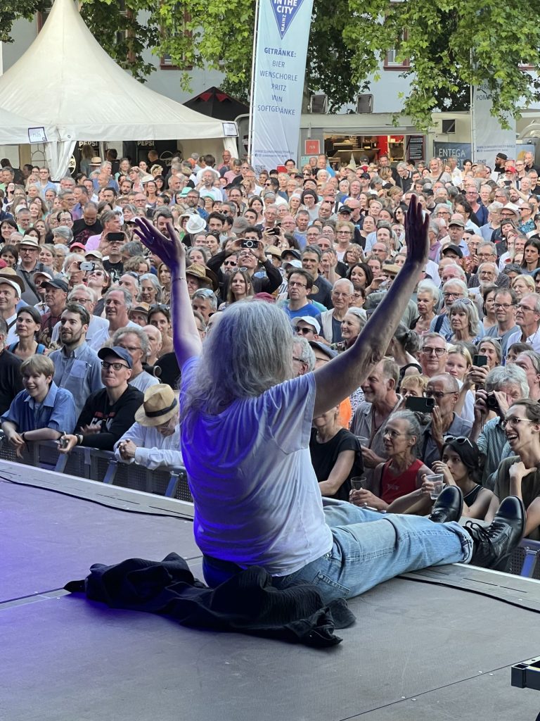 Mit Patti Smith on Europe-Tour. Patti Smith Quartet on Stage in Mainz