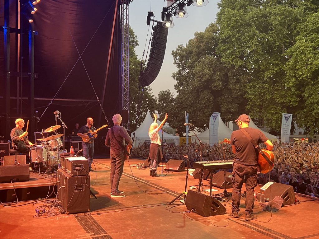 Mit Patti Smith on Europe-Tour. Patti Smith Quartet on Stage in Mainz