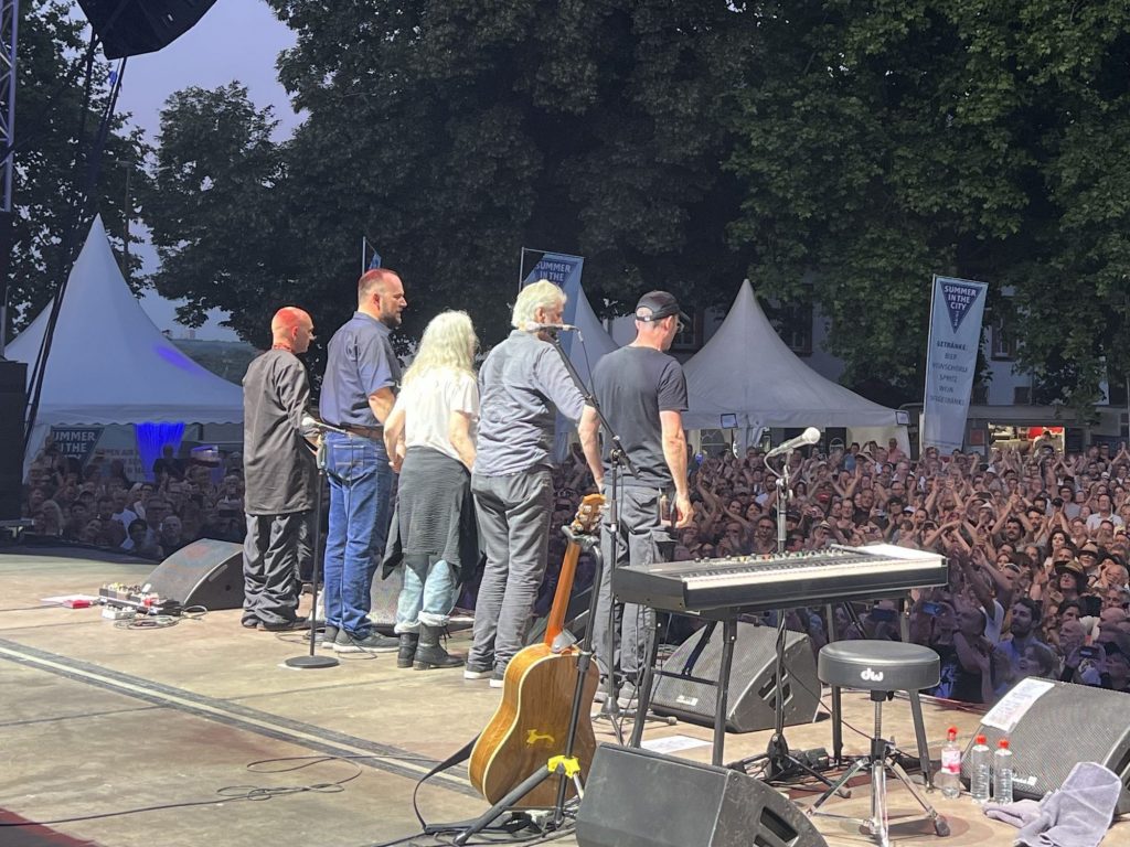 Mit Patti Smith on Europe-Tour. Patti Smith Quartet on Stage in Mainz