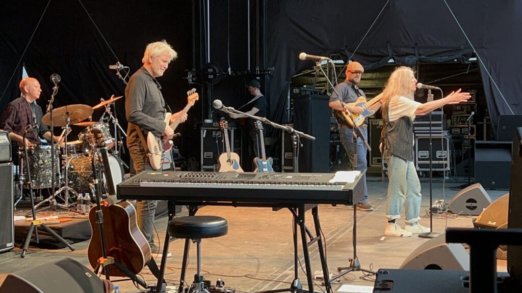 Mit Patti Smith on Europe-Tour. Patti Smith Quartet on Stage in Köln