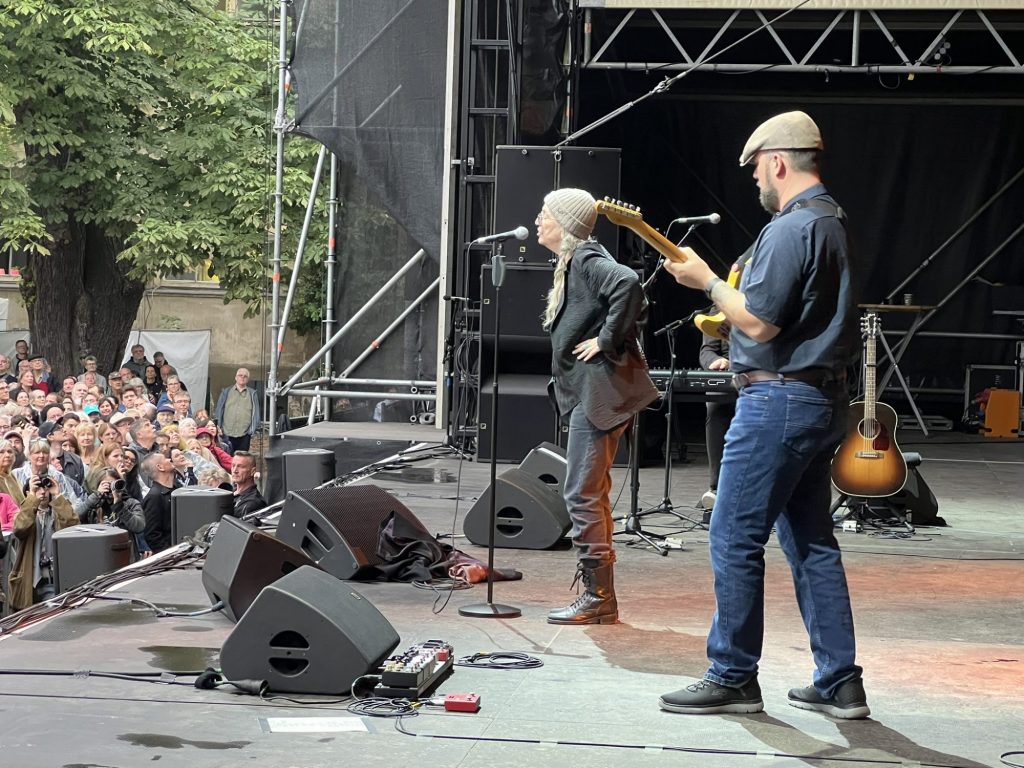 Mit Patti Smith on Europe-Tour. Patti Smith Quartet on Stage in Berlin