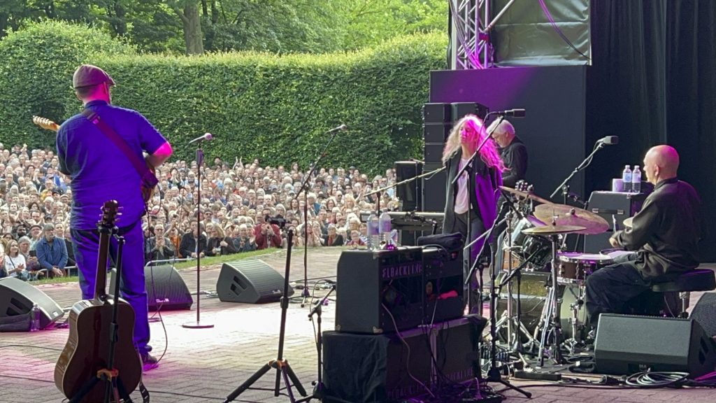 Mit Patti Smith on Europe-Tour. Patti Smith Quartet on Stage in Hamburg