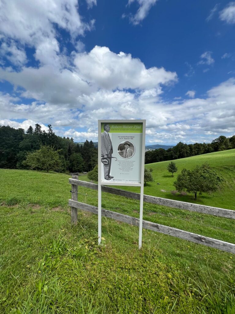 Mit Patti Smith on Europe-Tour in Herisau. Spaziergänger, Beobachter, Verstummer – Schriftsteller Robert Walser in Herisau
