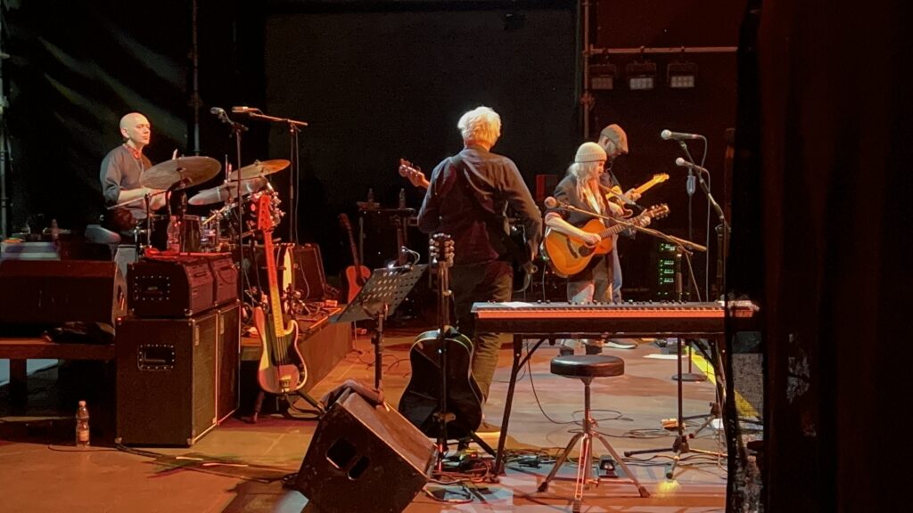 Das Bild zeigt das Patti Smith Quartet während des Auftritts in der Arena Wien am 21.05.2026.